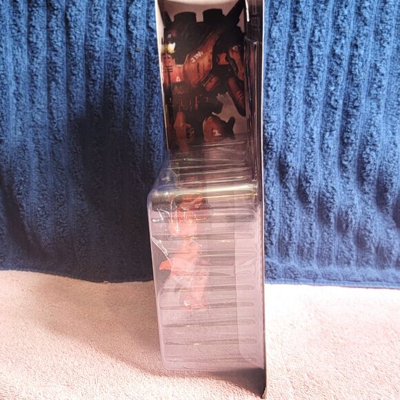 McFarlane - Pacific Rim - 4" Crimson Typhoon (Jaeger) Figure Playset & Comic NEW - Picture 7 of 8